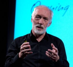 Erfolgreicher Auftakt der ECYM Lecture Series mit Patrick McGorry